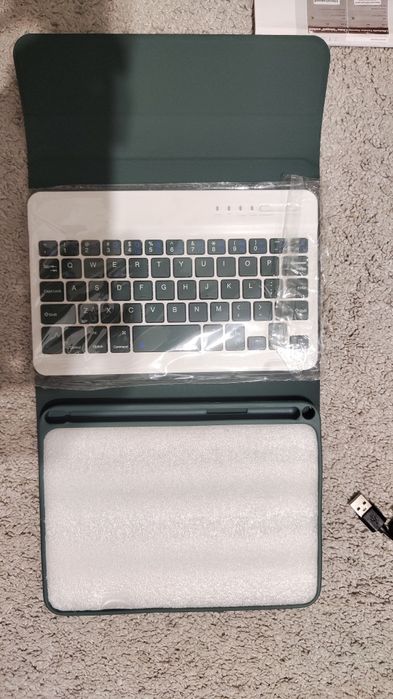 Husacompatibila cu  iPad mini 6,7 cu tastatura