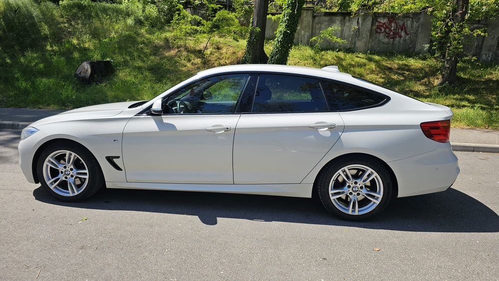 BMW 330d GT xDrive M Sport 258CP – fără daune / km reali