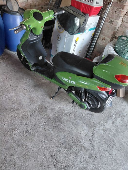 Scuter electric fara permis