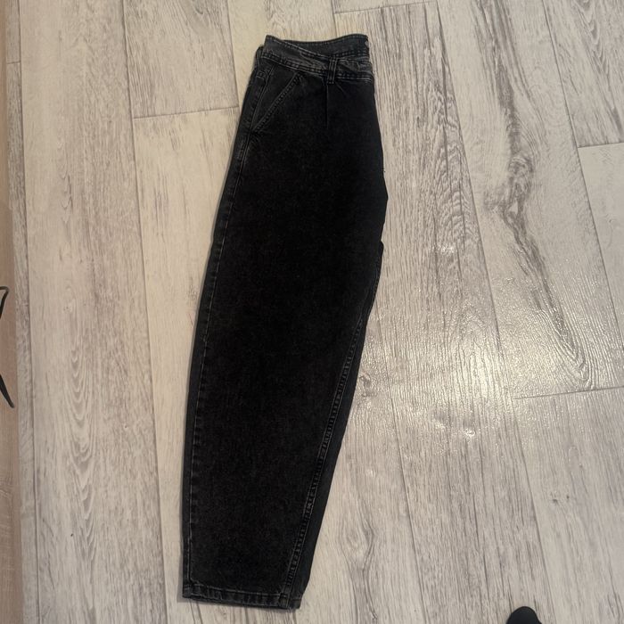 Продам джинсы бананчики