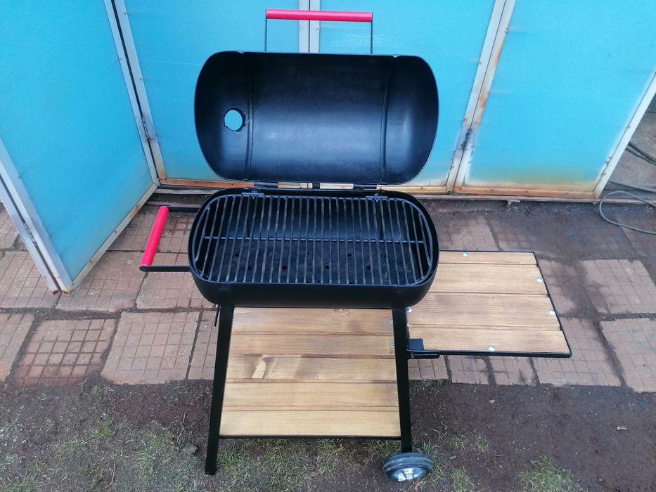 Барбекюта, сачове и скари.