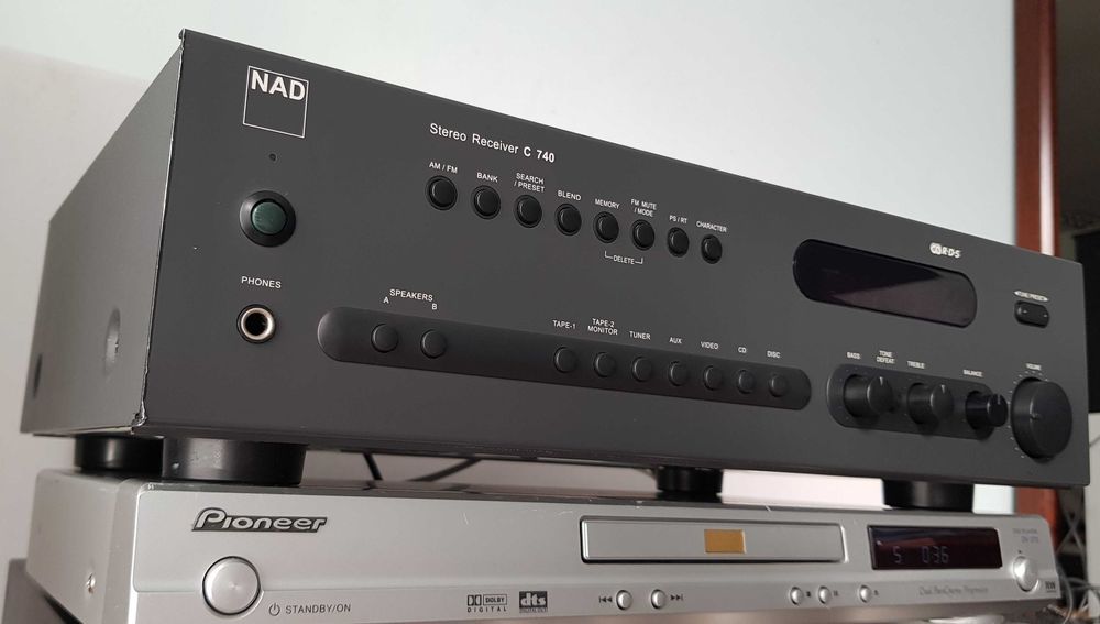 NAD C 740 amplificator stereo receiver statie preamplificator Top