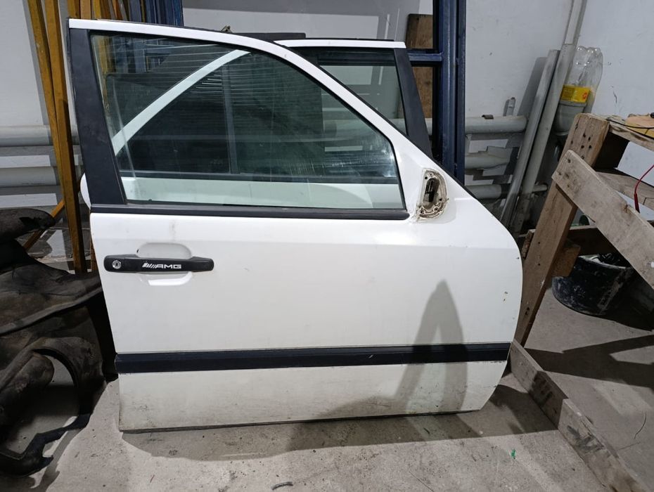 Мерседес W202. Дверь. Багажник. Бампер