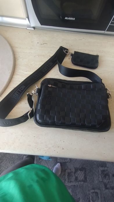 Geantă Luis Vuitton paris originală piele