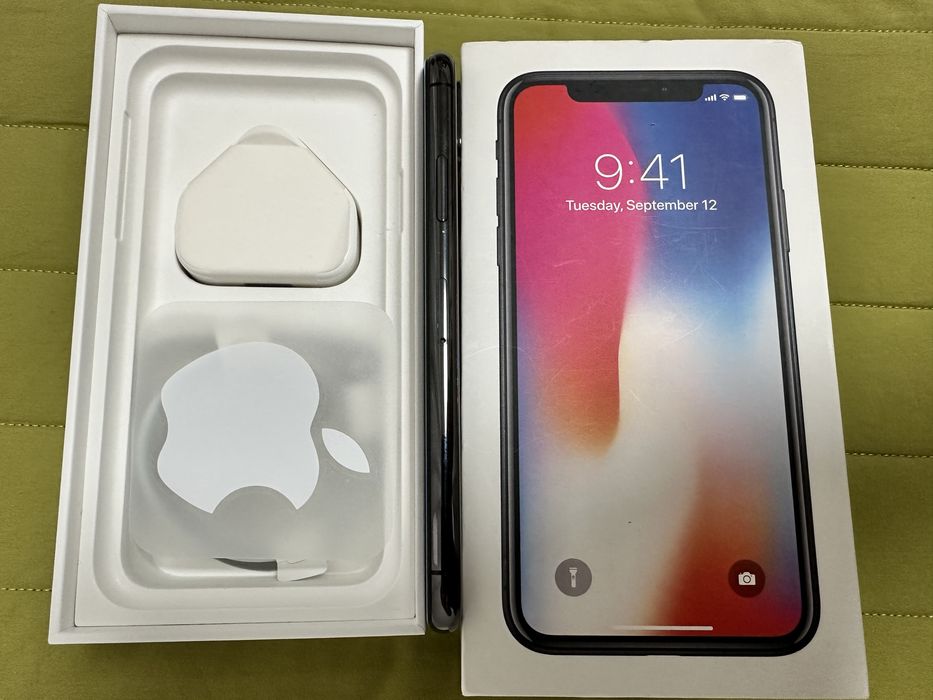 Продам IPhone X 64GB