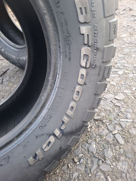 Vand 2 anvelope 32×11.50R 15 LT bune fara defecte