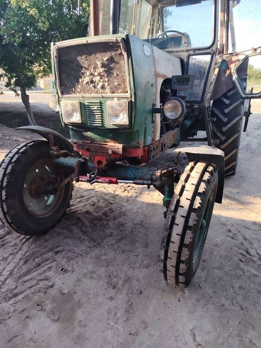 Yumz traktor sotiladi