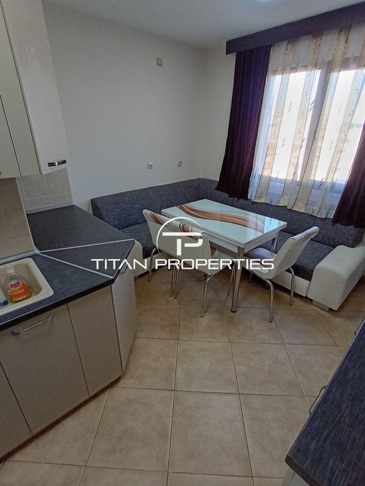 Тристаен панелен апартамент в ж.к Славейков