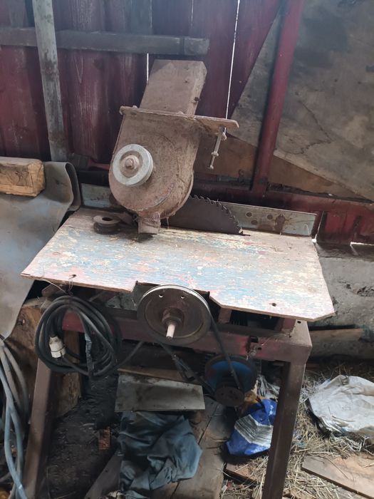 Vand  circular si abric prelucrare lemn+ moara .