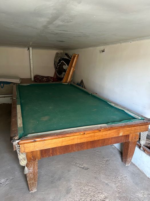 Бильярдный стол в хорошем состоянии