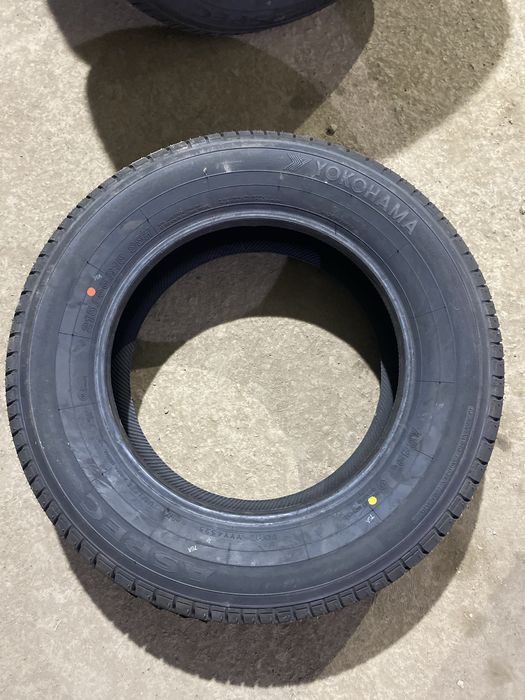 Продам Срочно шины Оригинал Якохама.