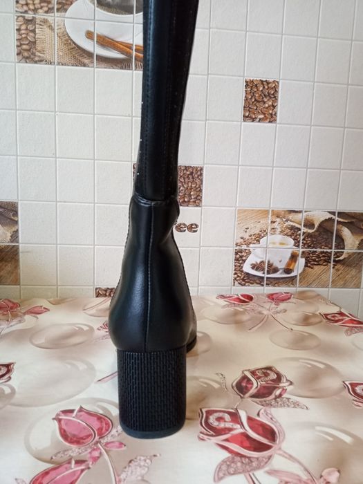 Продам срочно женские сапоги