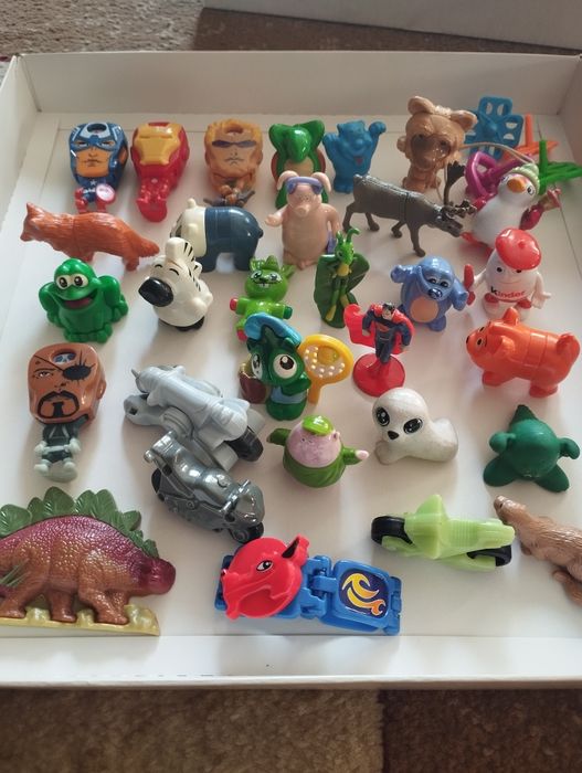 Игрушки Киндер сюрприз