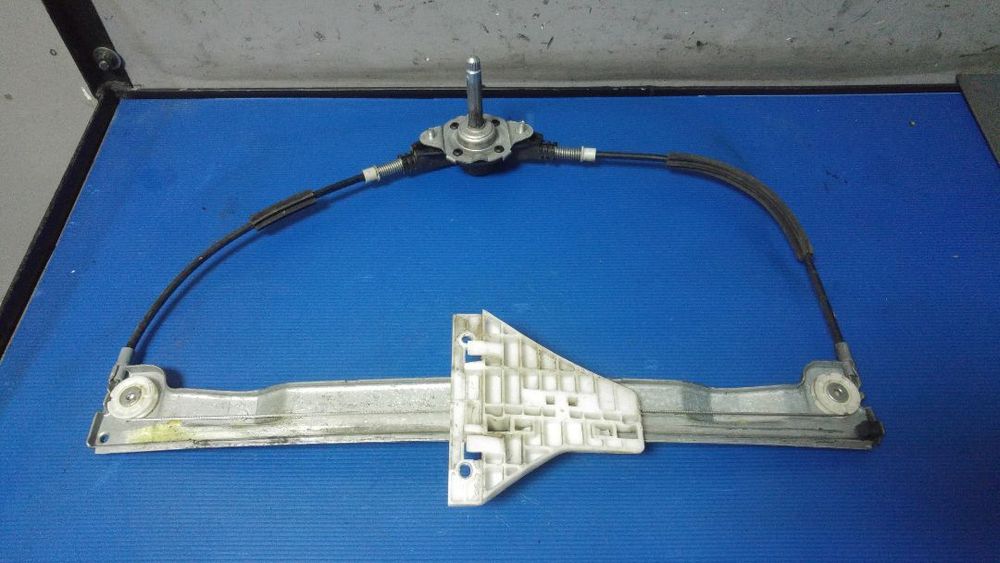 macara geam dreapta spate  mitsubishi colt z30