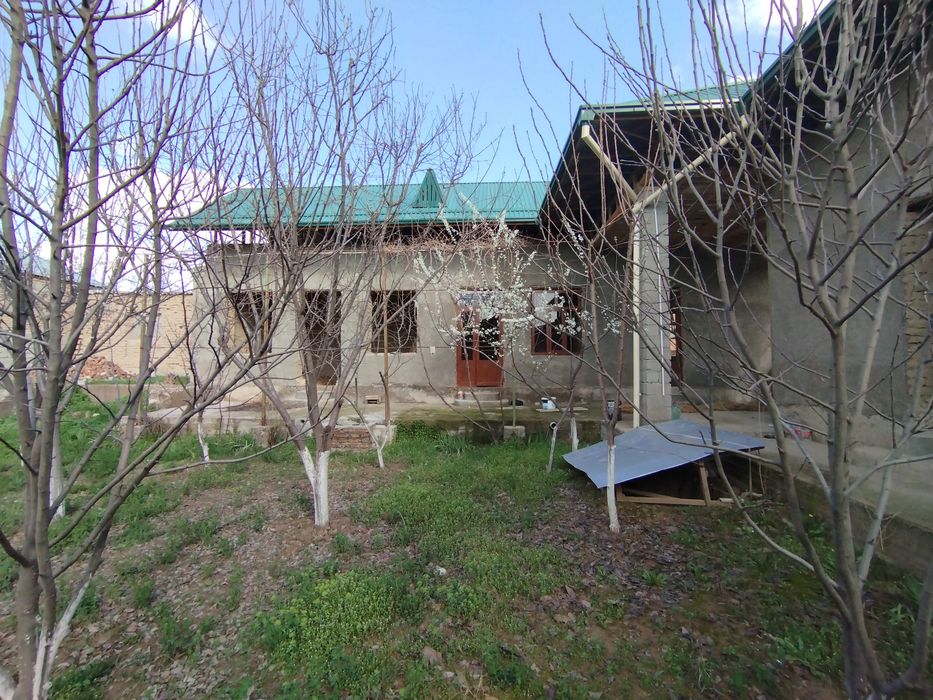 Uy sotiladi uchastka 16 yulidan