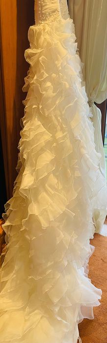 Уникална булчинска рокля