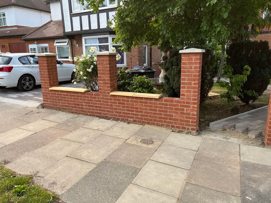 * Construcții & Renovări Complete