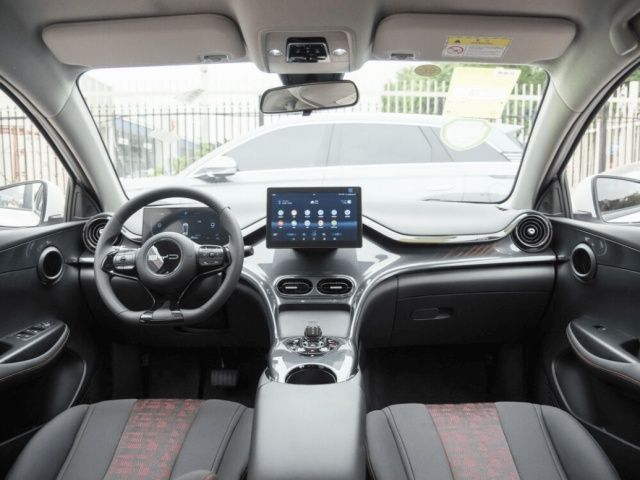 Byd e2 luxury 2025
