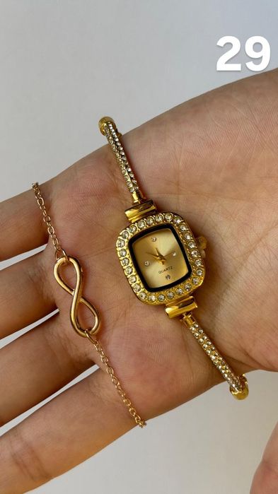 Женские часы с украшениями