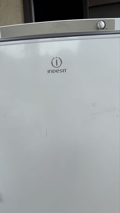 Срочно продам морозилник