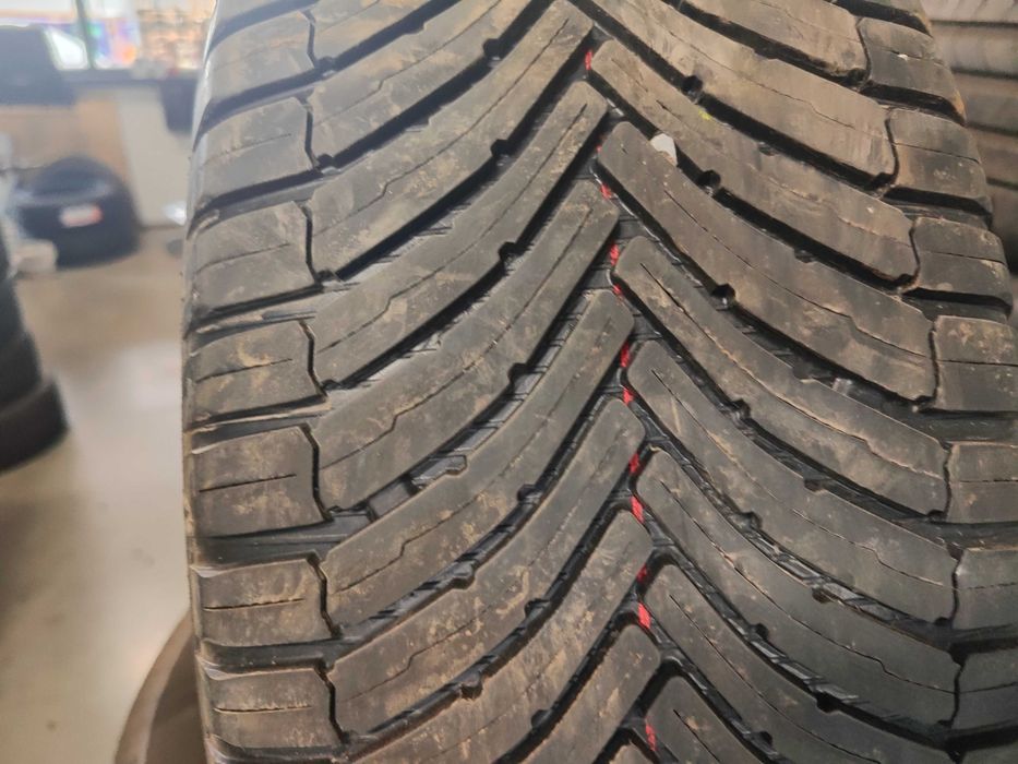 2бр.всесезонни гуми 205/60/16 Bridgestone