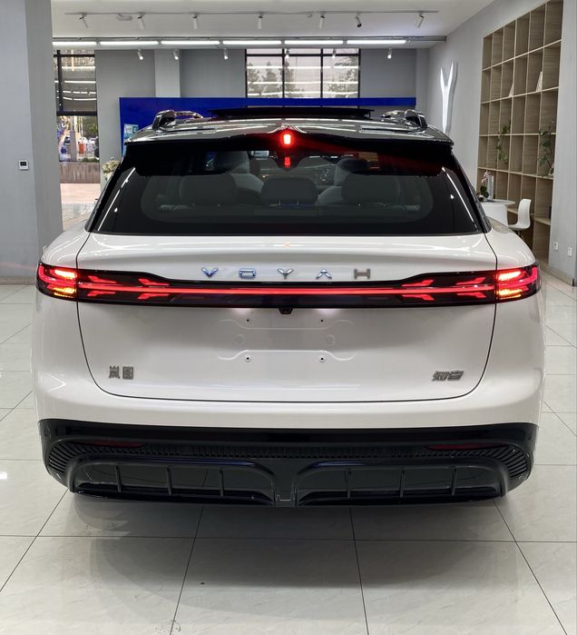 Voyah Courage 570KM Elektr Full 4 AWD (2ta mator) 1 yil garantiya