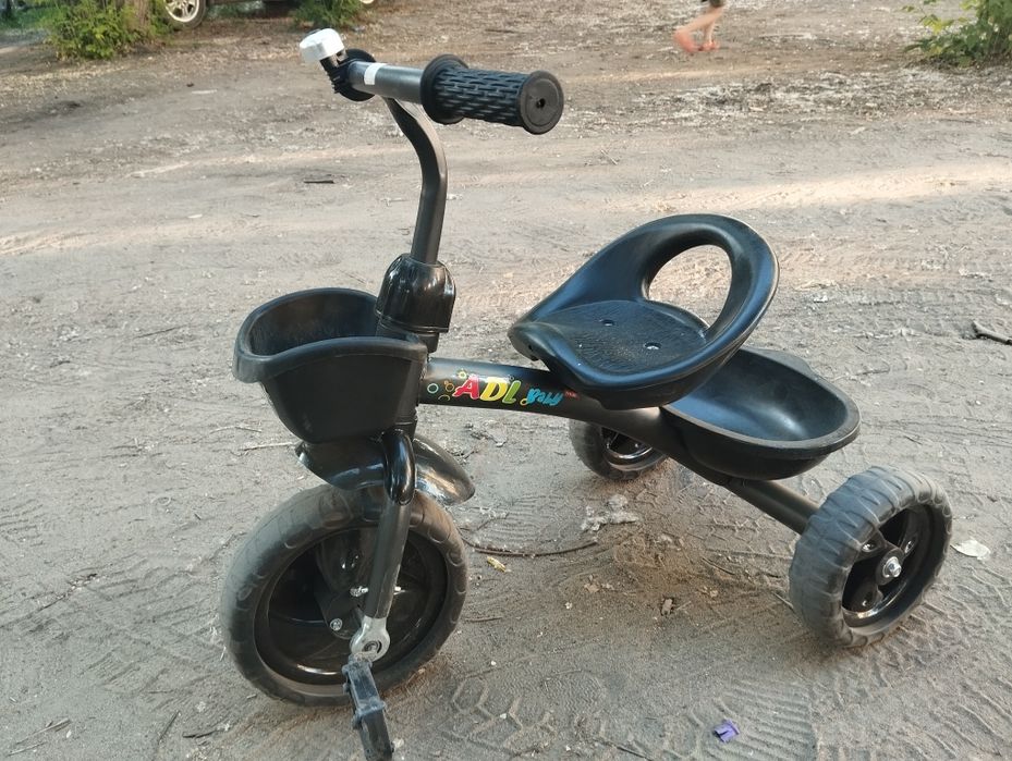 Велосипед детский трёх колесый