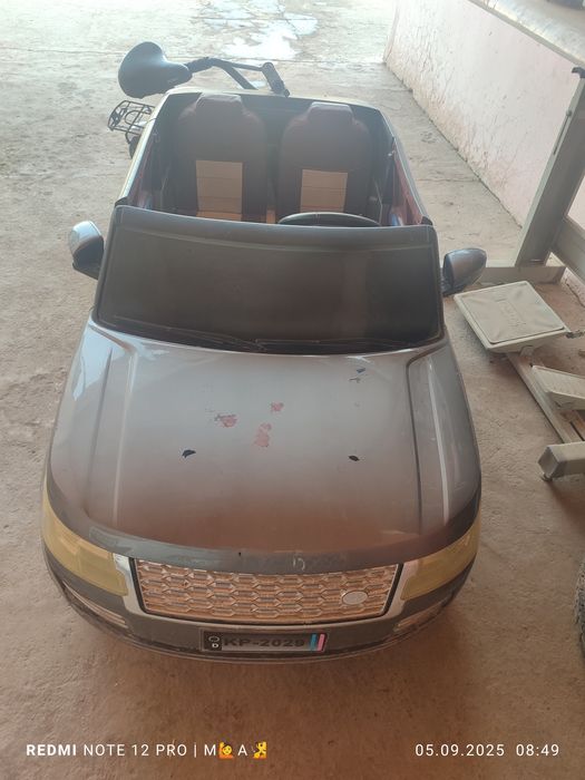 Bolalar mashinasi sotiladi