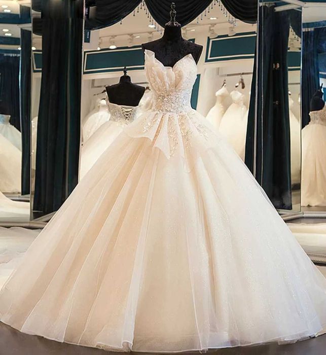 Дизайнерска сватбена рокля