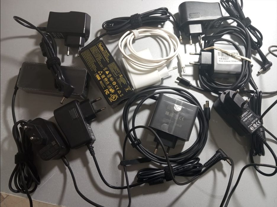 на Алису Лайт модель - Блок питания, зарядка