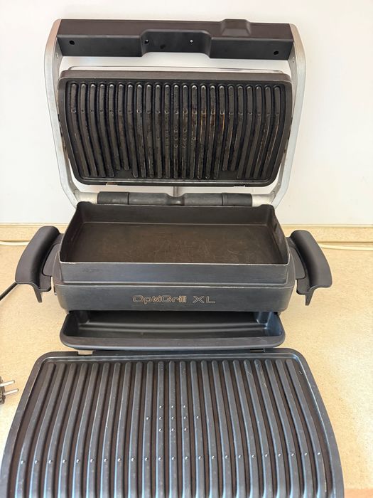 Vând optigrill perfect functional+ tava pentru copt