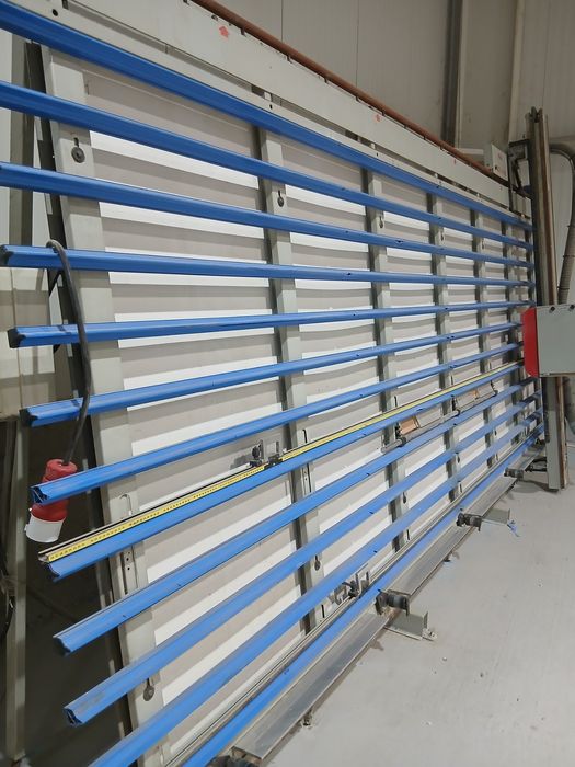 Вертикална трионна машина GMC KGS 400E