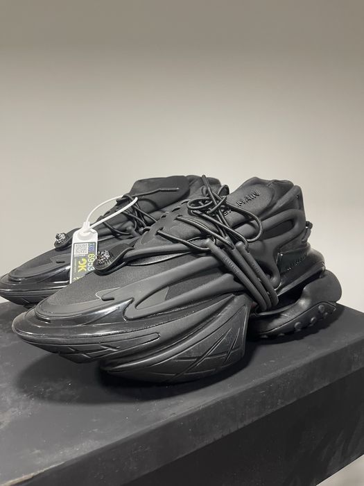 Balmain Unicorn Triple Black