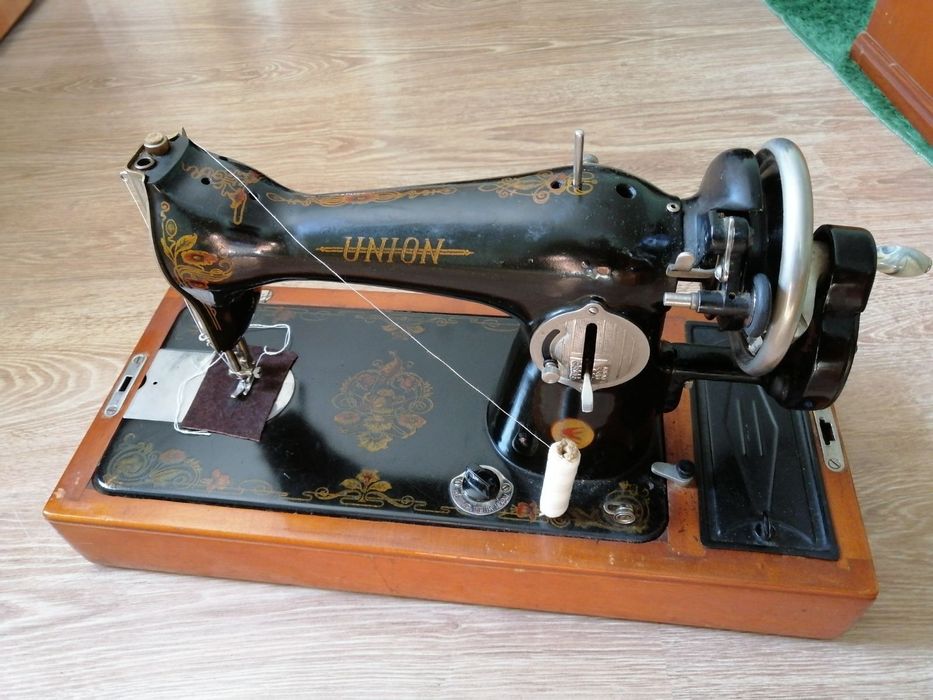 Стара ръчна руска шевна машина Union