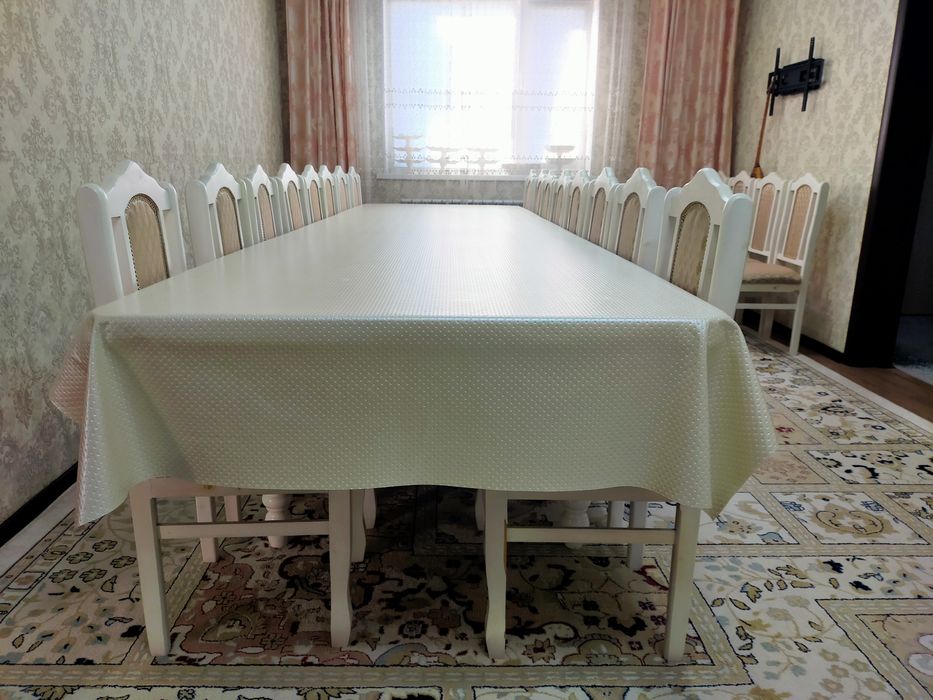Стол гостинный  со стульями