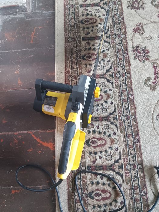 Продам электропилу