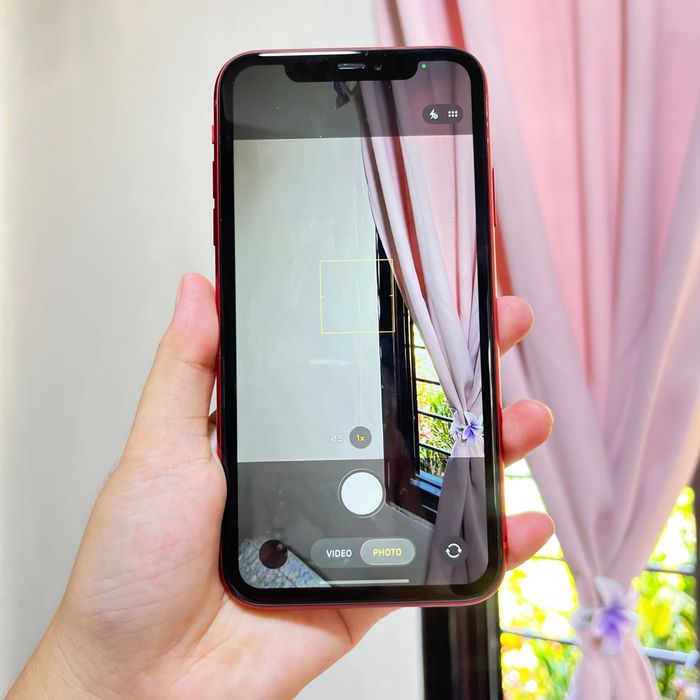 RARITATE : iPhone 11 RED ca NOU