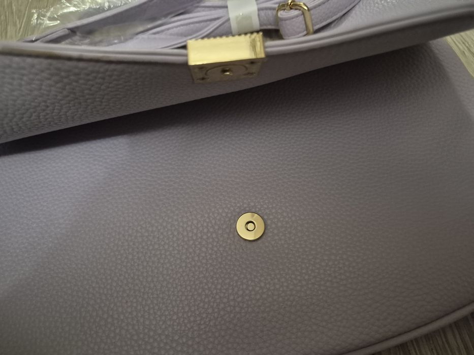 Geanta noua Avon mov lila Rhea Cross Bodu Bag