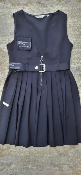 Продам школьный сарафан