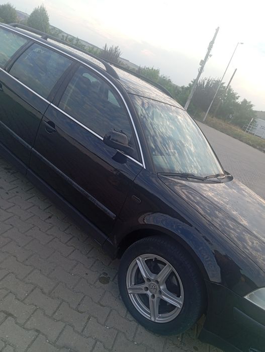 Vând passat B5 .