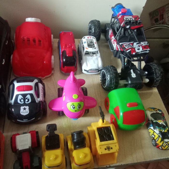 Продам детские машинки все это за 5000т.