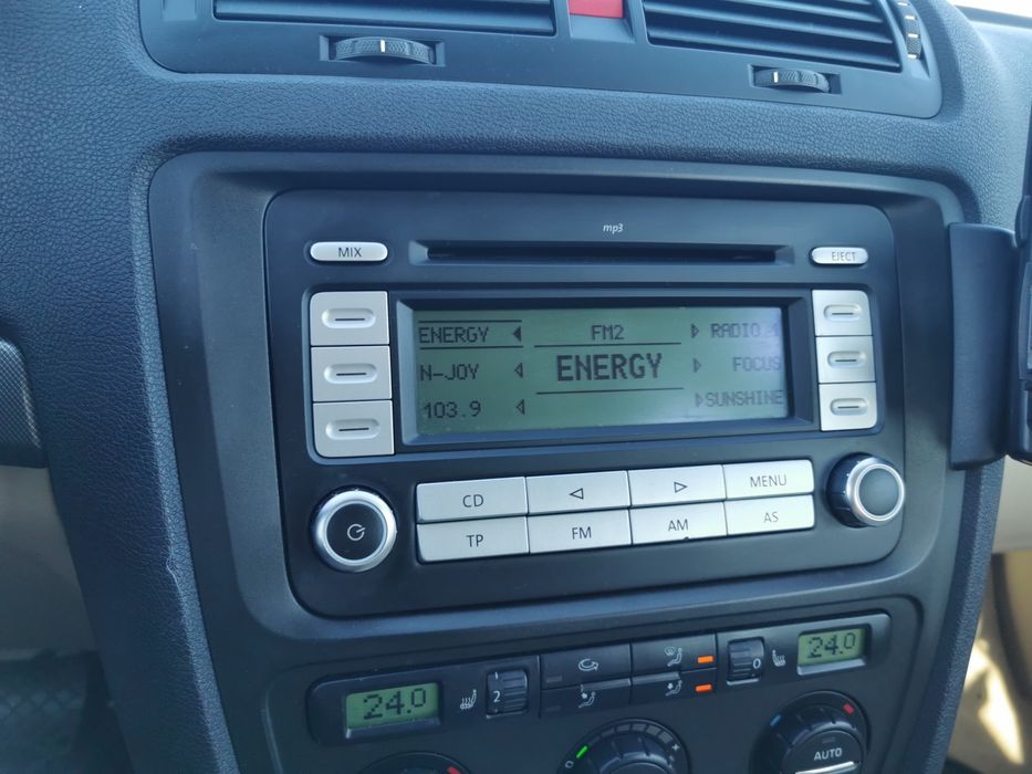 Оригинално радио/CD/MP3 за Skoda Oktavia