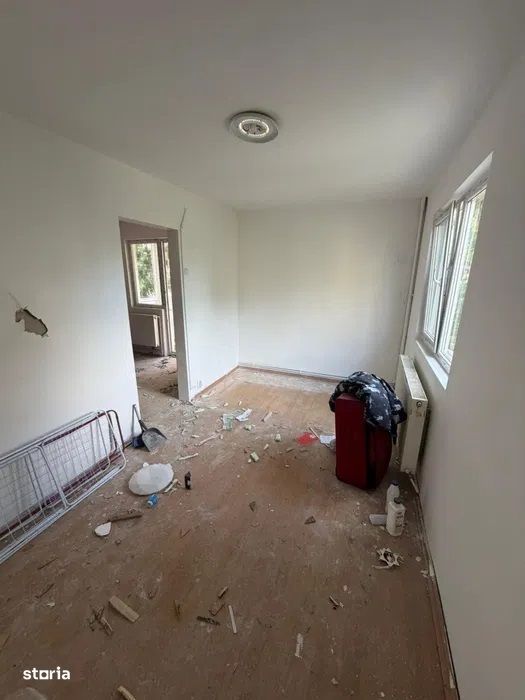 Dambu Pietros - Vanzare apartament 3 camere - Str. Petru Dobra