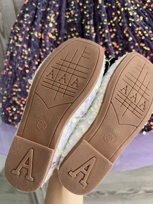 Продам туфли  нарядные