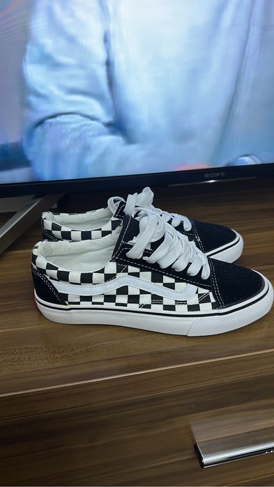 Продаю кеды (новые)