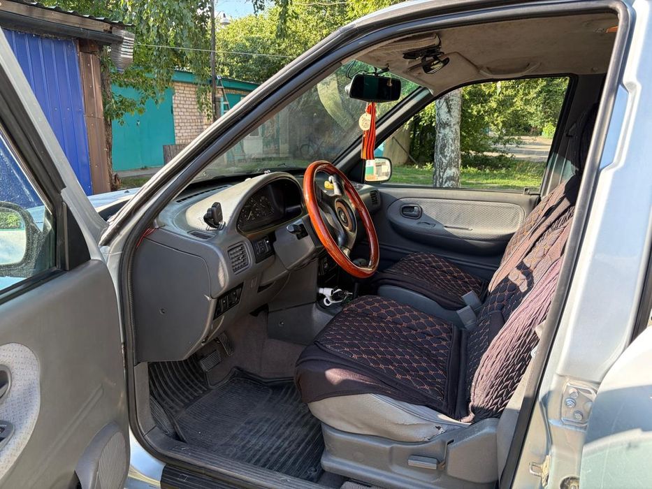 Продам машину Kia Sportage 1
