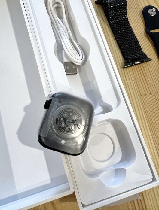Продам новые смарт часы под apple watch