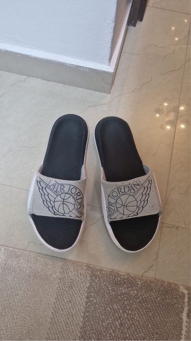 Papuci jordan originali