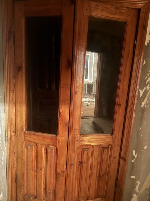 Срочно продам деревянные двери
