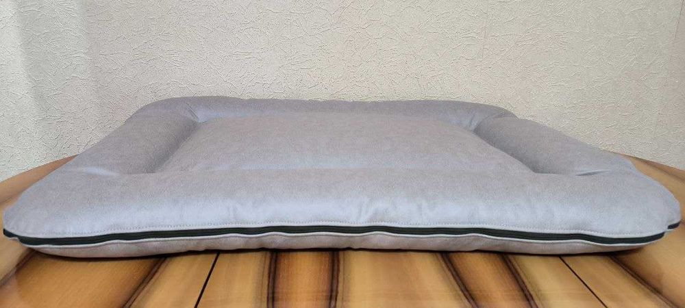 Лежанка  для собак 100 на 80 см .